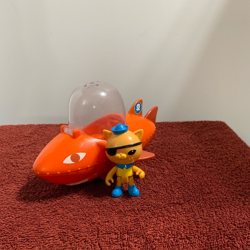 SOLD—-Octonauts Kwazii and his favorite Shark Gup B